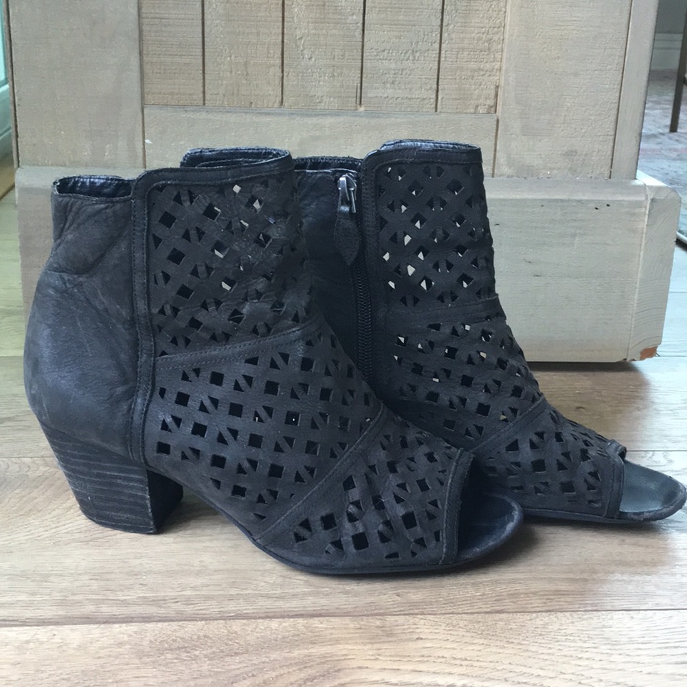 Franco Sarto Black Ankle Booties 8.5